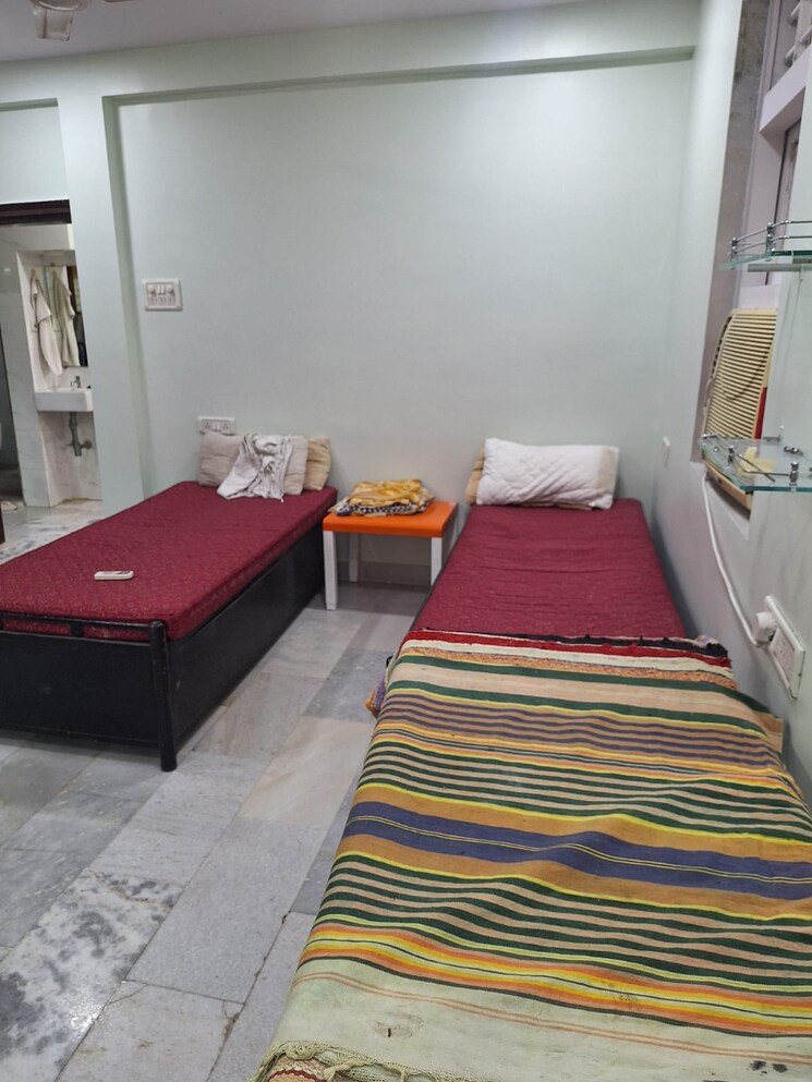 Bedroom, andheri east Pg For Girls In Andheri East 8968378