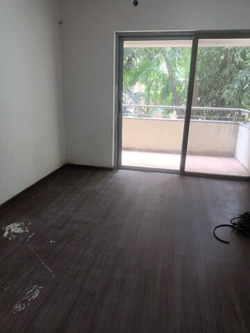 Room in 6+ BHK Apartment at Century Renata, Richmond Town – for Sale