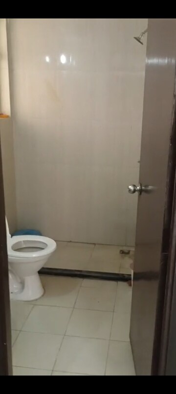 Bathroom in 2.5 BHK Apartment at Mahagun Mahagunpuram II, Lal Kuan – for Rent