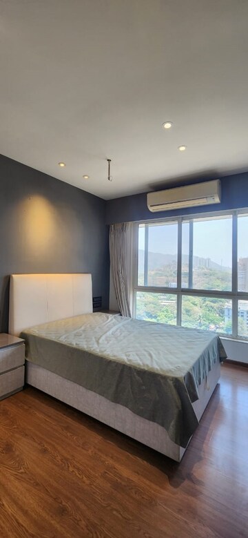 Bedroom in 5 BHK Apartment at Supreme Epitome, Chembur – for Rent