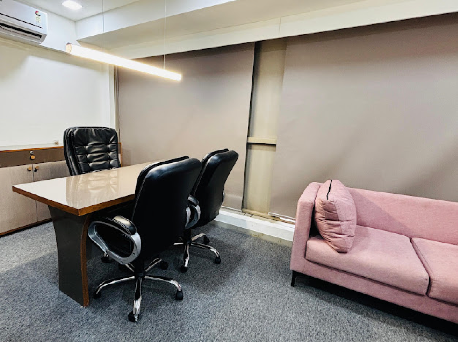 Office Space For Rent in Bodakdev