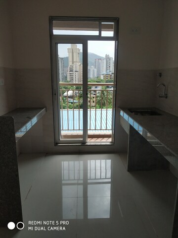 Room in 1 BHK Apartment at Metropolis Aquaris Phase 1, Kasarvadavali – for Rent