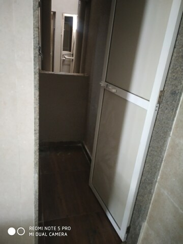 Furnished Amenities in 1 BHK Apartment at Metropolis Aquaris Phase 1, Kasarvadavali – for Rent