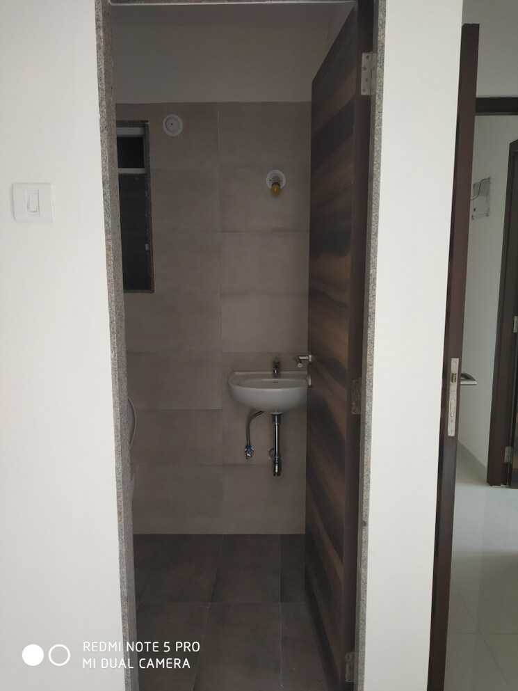 Bathroom, squarefeet-ace-square 2 Bedroom 634 Sq.Ft. Apartment In Ghodbunder Road Thane 8968491