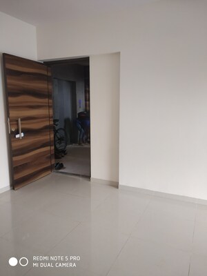 Room in 1 BHK Apartment at Metropolis Aquaris Phase 1, Kasarvadavali – for Sale