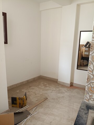 Room in 1 BHK Builder Floor at New Friends Colony – for Rent