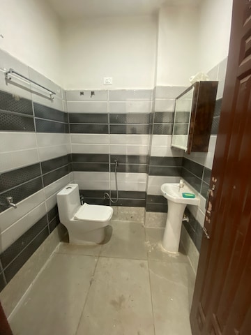 Master Bedroom in 1 BHK Villa at Gaur Yamuna City Plot, Gaur Yamuna City – for Rent