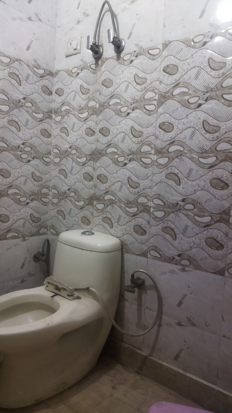Bathroom, govindpuri 2 Bedroom 600 Sq.Ft. Builder Floor In Govindpuri Delhi 8968614