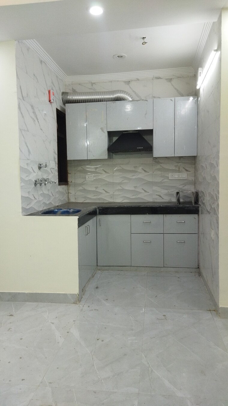 Kitchen, govindpuri 3 Bedroom 900 Sq.Ft. Builder Floor In Govindpuri Delhi 8968651