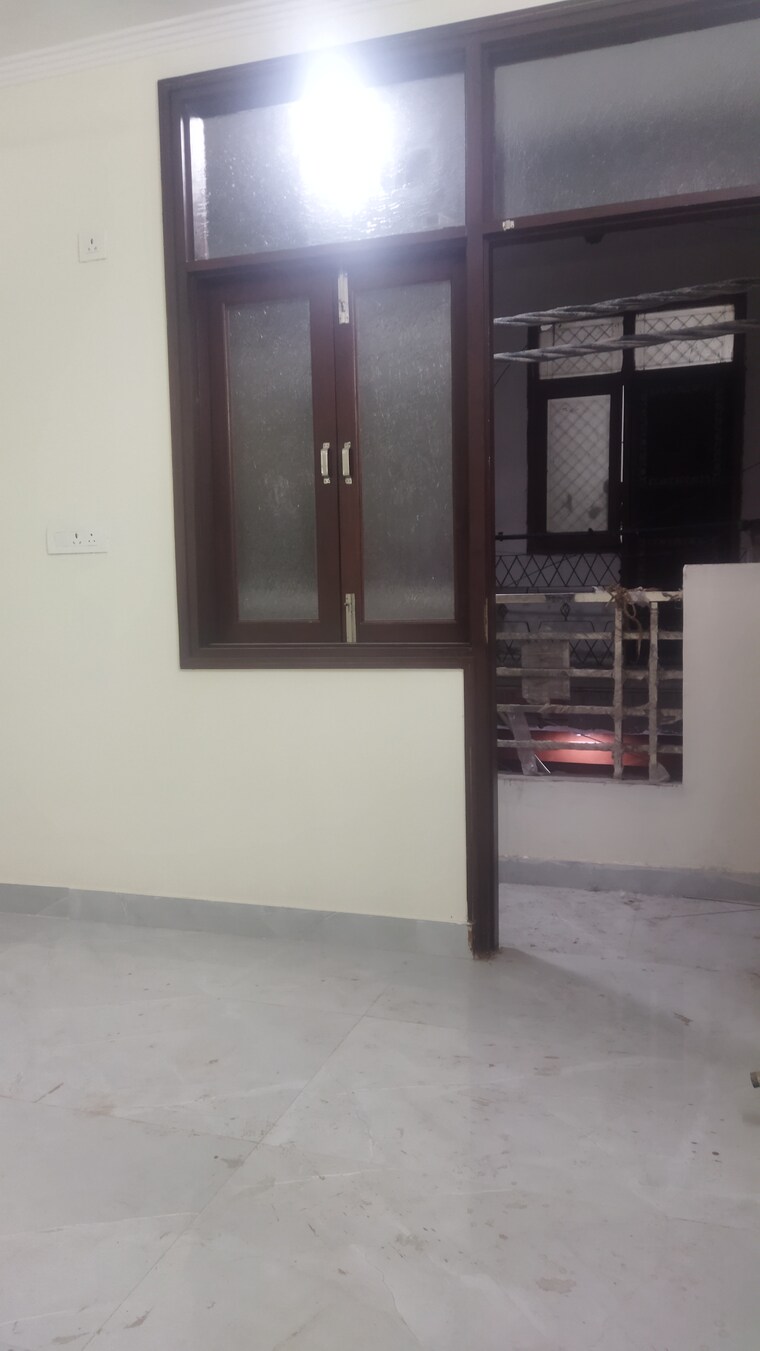 Room, govindpuri 3 Bedroom 900 Sq.Ft. Builder Floor In Govindpuri Delhi 8968651