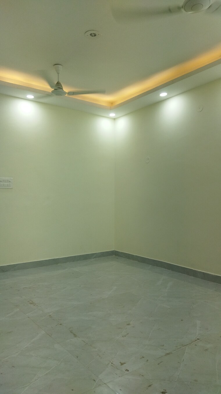 Room, govindpuri 3 Bedroom 900 Sq.Ft. Builder Floor In Govindpuri Delhi 8968651