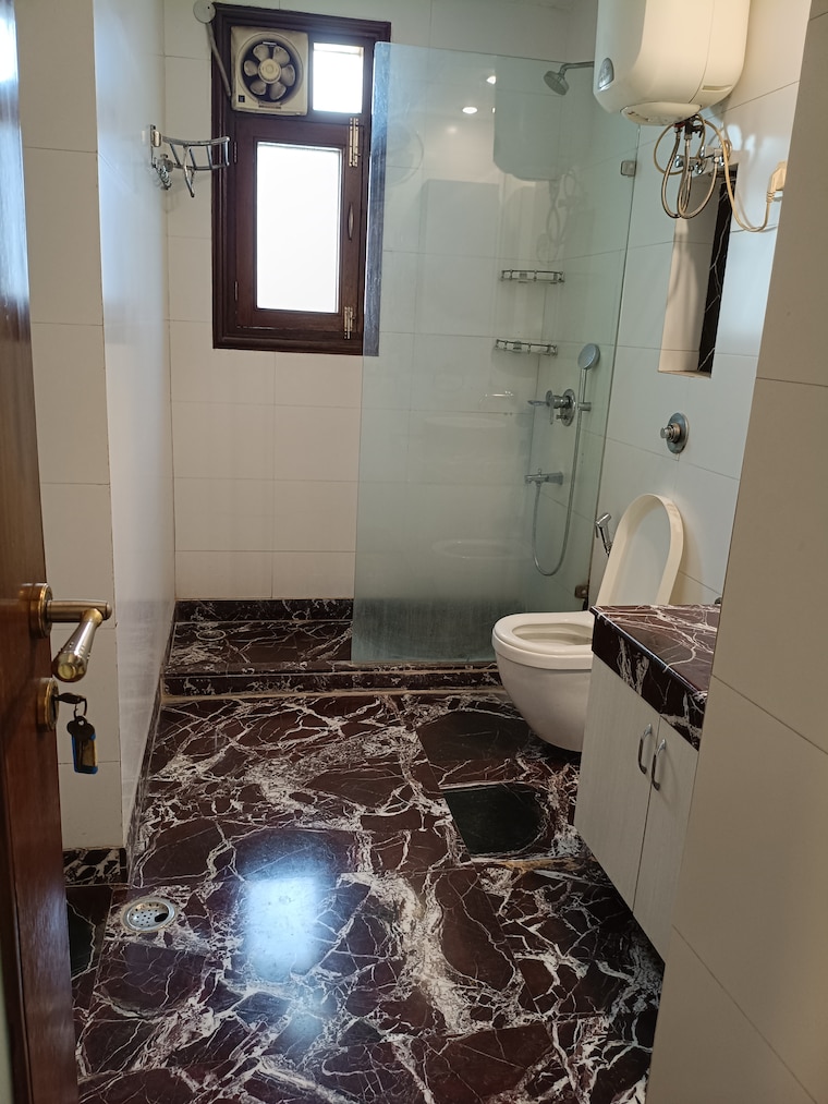 Bathroom, new friends colony 6+ Bedroom 500 Sq.Yd. Independent House In New Friends Colony Delhi 8968673