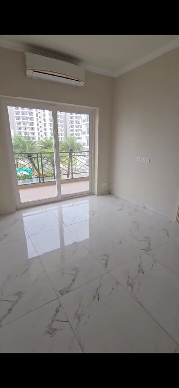 Room in 2.5 BHK Builder Floor at Central Park Cerise Suites, Sohna Sector 33 – for Rent