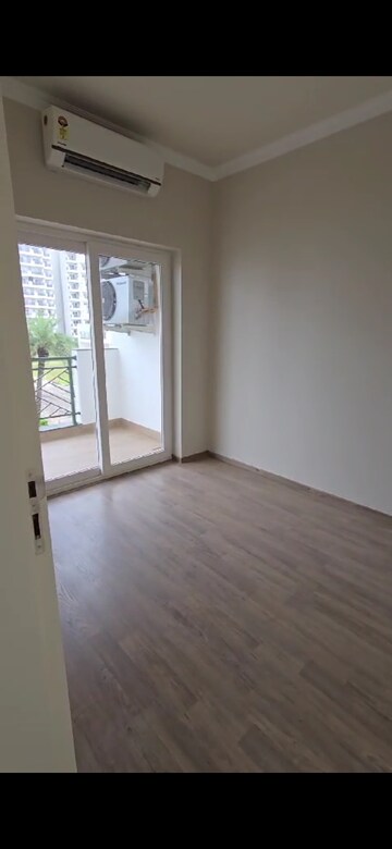 Room in 2.5 BHK Builder Floor at Central Park Cerise Suites, Sohna Sector 33 – for Rent