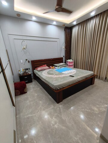 Bedroom in 4 BHK Apartment at Central Park Flower Valley Aqua Front Towers, Sohna Sector 33 – for Sale