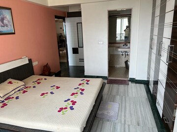 Bedroom in 3 BHK Apartment at Thane West – for Rent