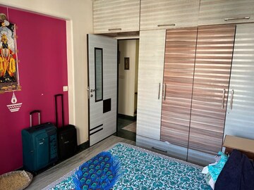 Bedroom in 3 BHK Apartment at Thane West – for Rent