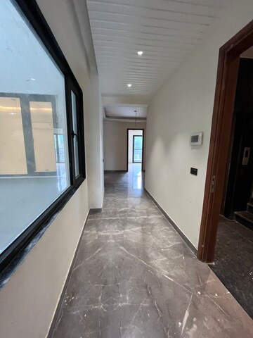 Building Lobby in 4 BHK Builder Floor at Dlf Phase I – for Rent