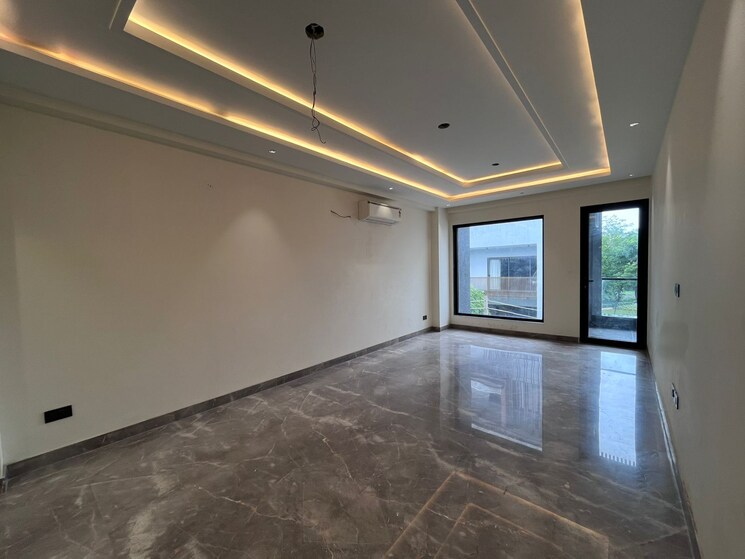 Room, dlf phase i 4 Bedroom 400 Sq.Yd. Builder Floor In Dlf Phase I Gurgaon 8968672