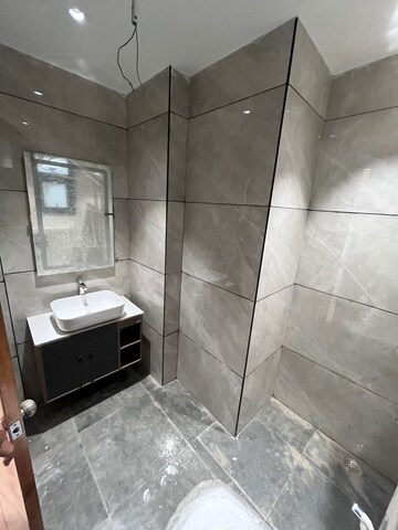 Bathroom in 4 BHK Builder Floor at Dlf Phase I – for Rent