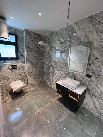 Bathroom in 4 BHK Builder Floor at Dlf Phase I – for Rent