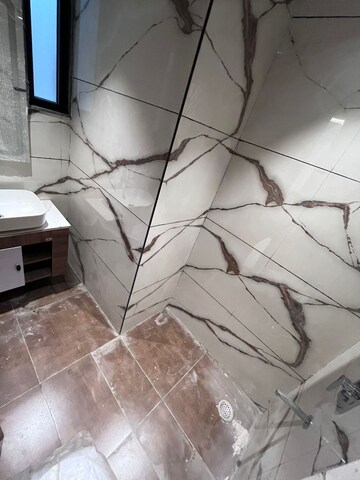 Bathroom in 4 BHK Builder Floor at Dlf Phase I – for Rent