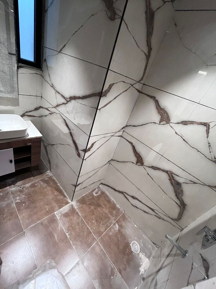 Bathroom, dlf phase i 4 Bedroom 400 Sq.Yd. Builder Floor In Dlf Phase I Gurgaon 8968672