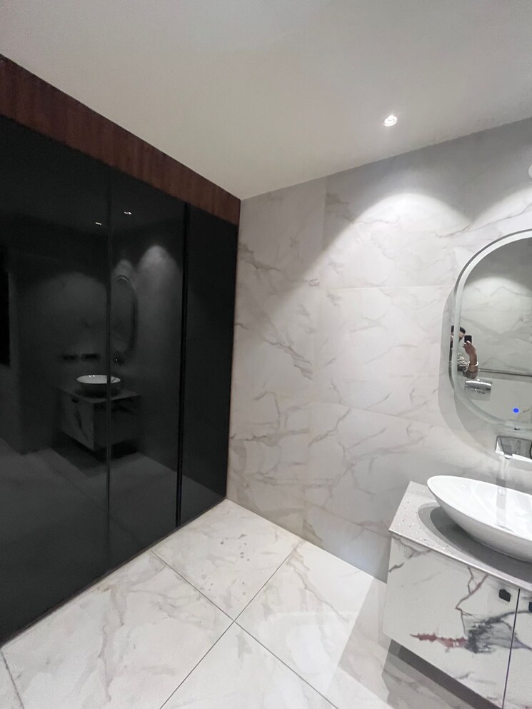 Attached Bathroom, sushant lok i 4 Bedroom 300 Sq.Yd. Builder Floor In Sushant Lok I Gurgaon 8968706