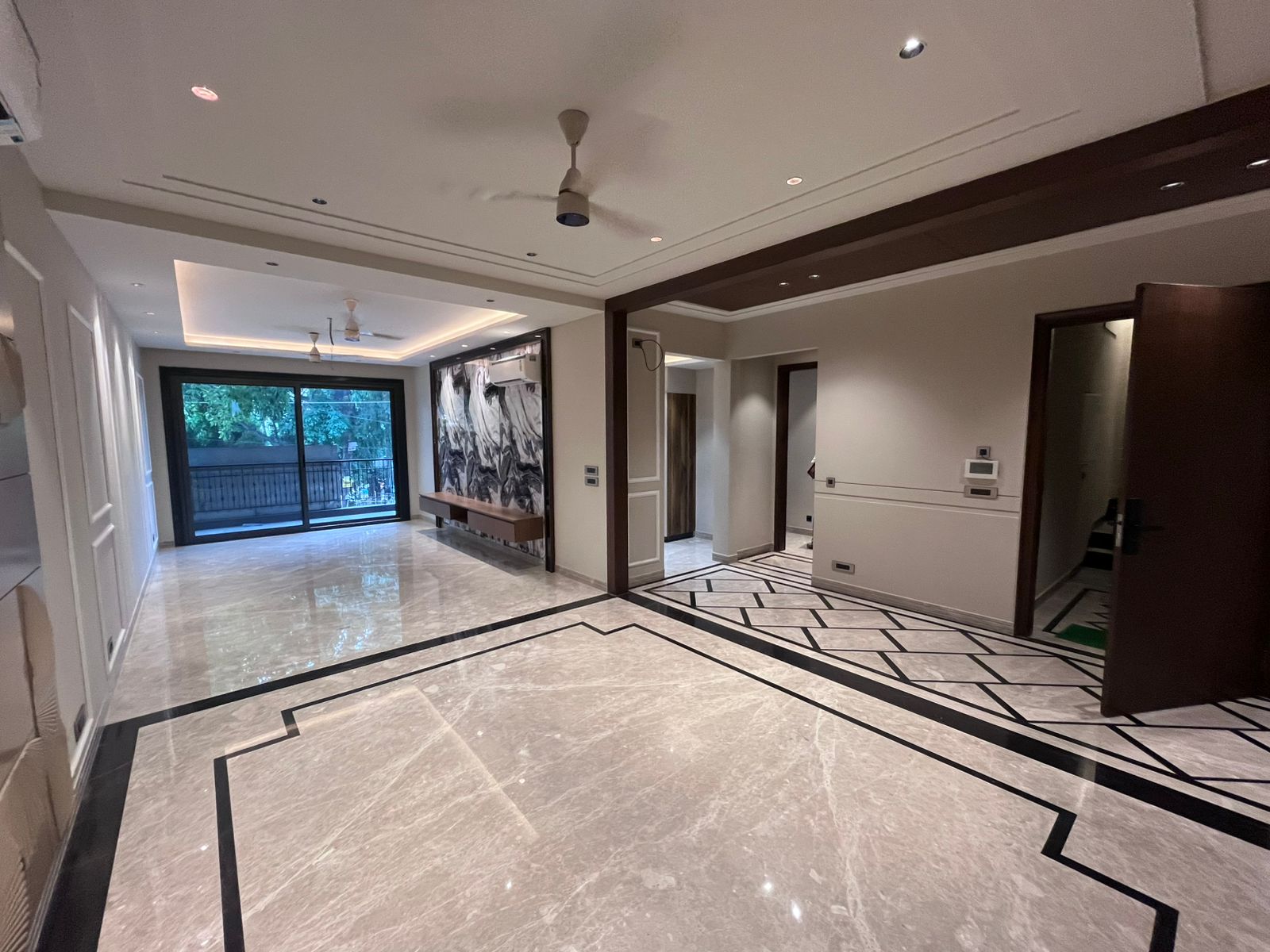 4 BHK + Servant Room Builder Floor For Rent in Sushant Lok I