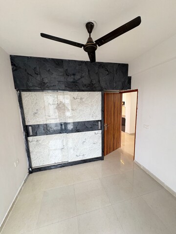 Room in 2 BHK Apartment at Signature The Millennia 2, Sector 37d – for Rent
