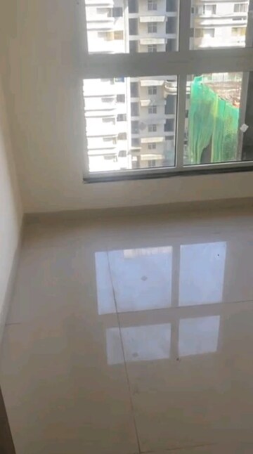 Room in 2 BHK Apartment at Sheth Zuri, Laxmi Nagar – for Sale