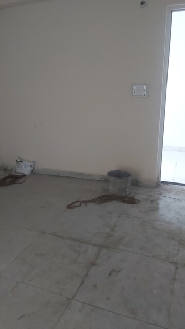 Bathroom in 2.5 BHK Builder Floor at Mayur Vihar – for Rent