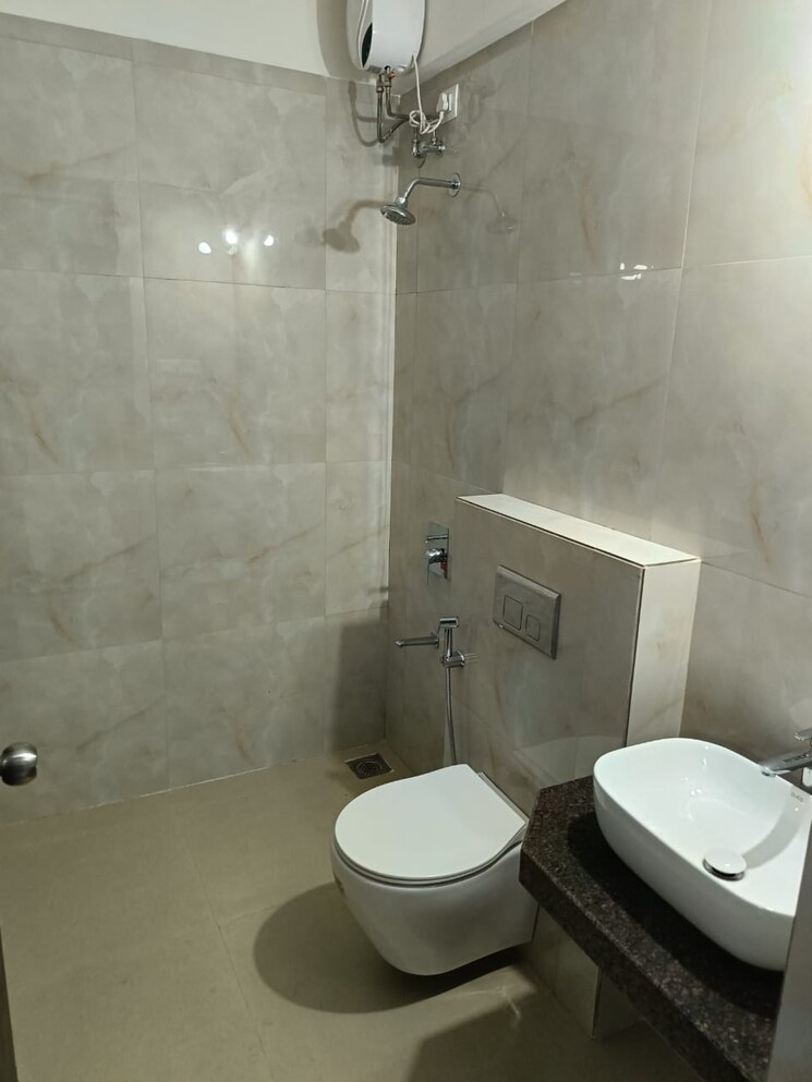 Bathroom, raymond-ten-x-era 2 Bedroom 630 Sq.Ft. Apartment In Pokhran Road No One Thane 8968824