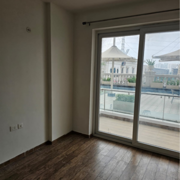 Room in 3 BHK Apartment at Omaxe Royal Residency Faridabad, Sector 79 – for Rent