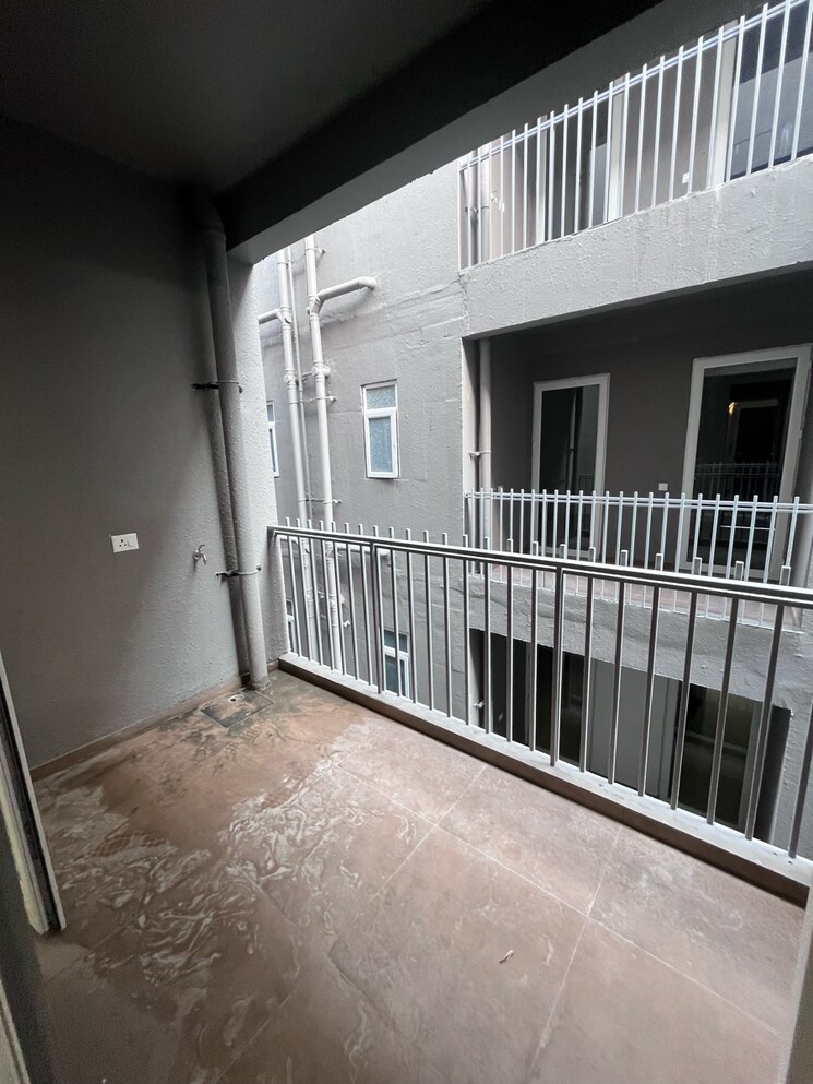 Balcony, smart-world-orchard 3 Bedroom 1680 Sq.Ft. Apartment In Sector 61 Gurgaon 8968856