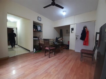 Room in 3 BHK Apartment at Royal Palms, Goregaon East – for Rent