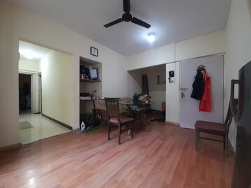 Room in 3 BHK Apartment at Royal Palms, Goregaon East – for Rent