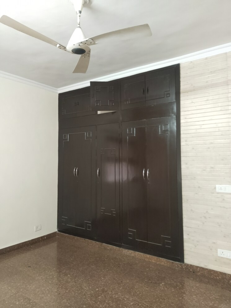 Room, sarita vihar 3 Bedroom 1850 Sq.Ft. Apartment In Sarita Vihar Delhi 8968862
