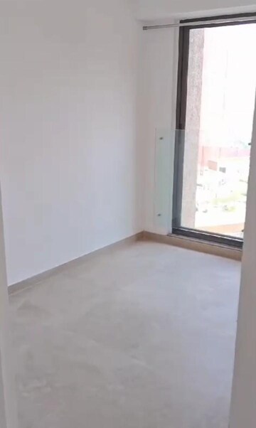 Room in 2 BHK Apartment at Kanakia Silicon Valley, Powai – for Rent