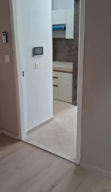 Room in 2 BHK Apartment at Kanakia Silicon Valley, Powai – for Rent