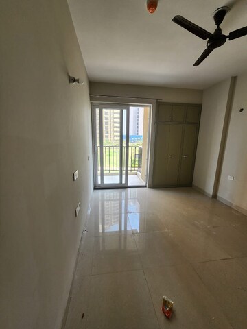 Room in 2 BHK Apartment at Tata Value Homes, Sector 150 – for Rent