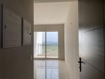 Room in 2.5 BHK Apartment at Tata Value Homes, Sector 150 – for Rent