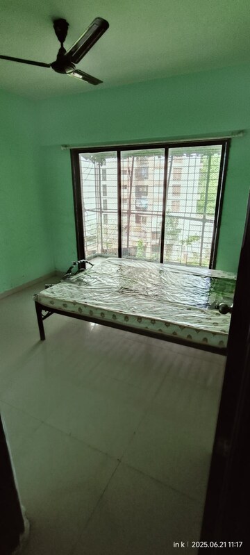 Master Bedroom in 2 BHK Apartment at Maitri Planet, Kharghar – for Rent