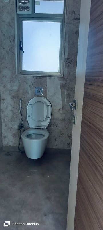 Bathroom in 1 BHK Apartment at Chinchpokli – for Rent
