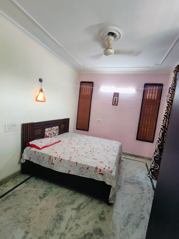 Bedroom in 3 BHK Builder Floor at Sushant Vyapaar Kendra, Sector 43 – for Rent