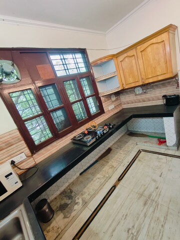 Kitchen in 3 BHK Builder Floor at Sushant Vyapaar Kendra, Sector 43 – for Rent