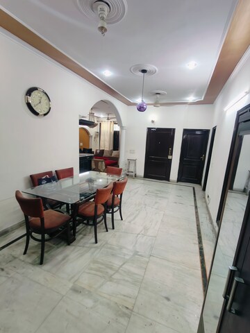 Team Area in 3 BHK Builder Floor at Sushant Vyapaar Kendra, Sector 43 – for Rent