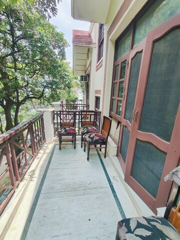 Balcony in 3 BHK Builder Floor at Sushant Vyapaar Kendra, Sector 43 – for Rent