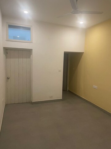 Room in 3 BHK Builder Floor at Saket – for Rent