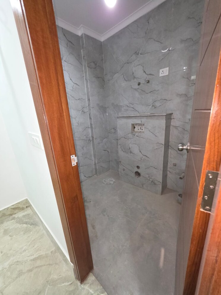 Bathroom, saket 3 Bedroom 1503 Sq.Ft. Builder Floor In Saket Delhi 8969087